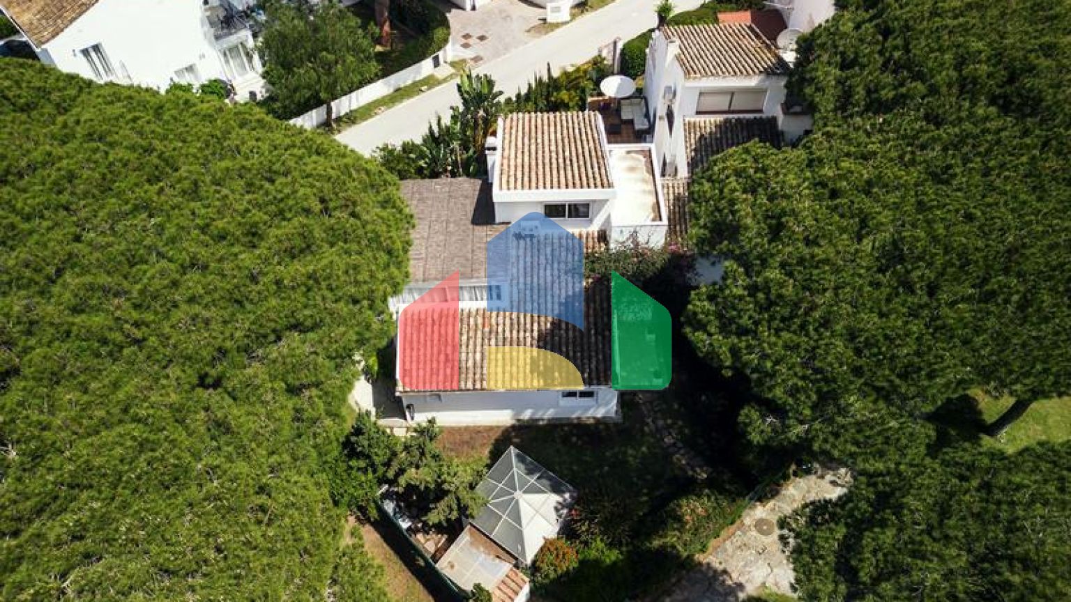 Таунхаус на продажу в Бенамаре