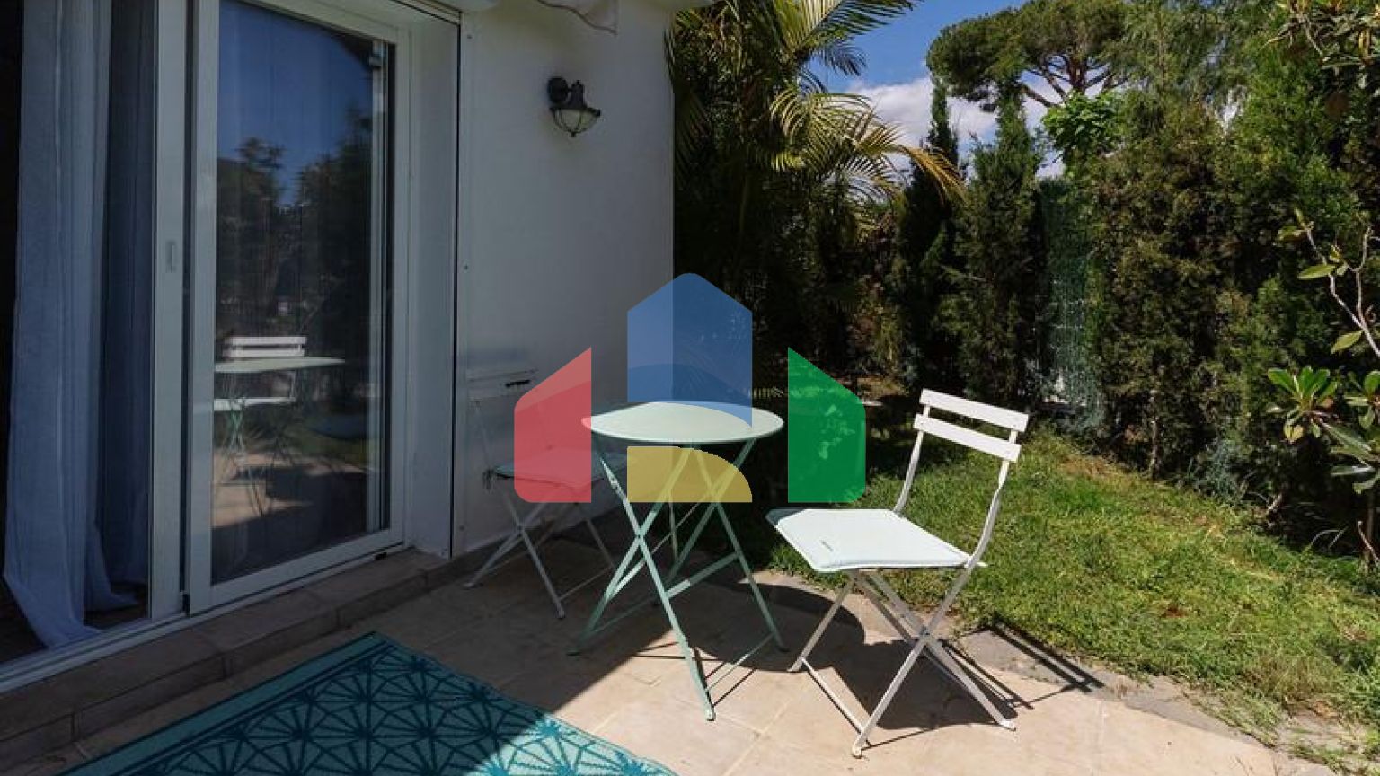 Таунхаус на продажу в Бенамаре