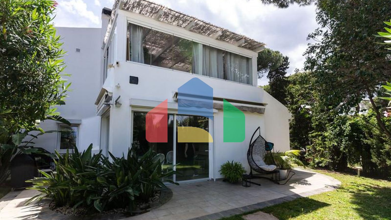 Таунхаус на продажу в Бенамаре