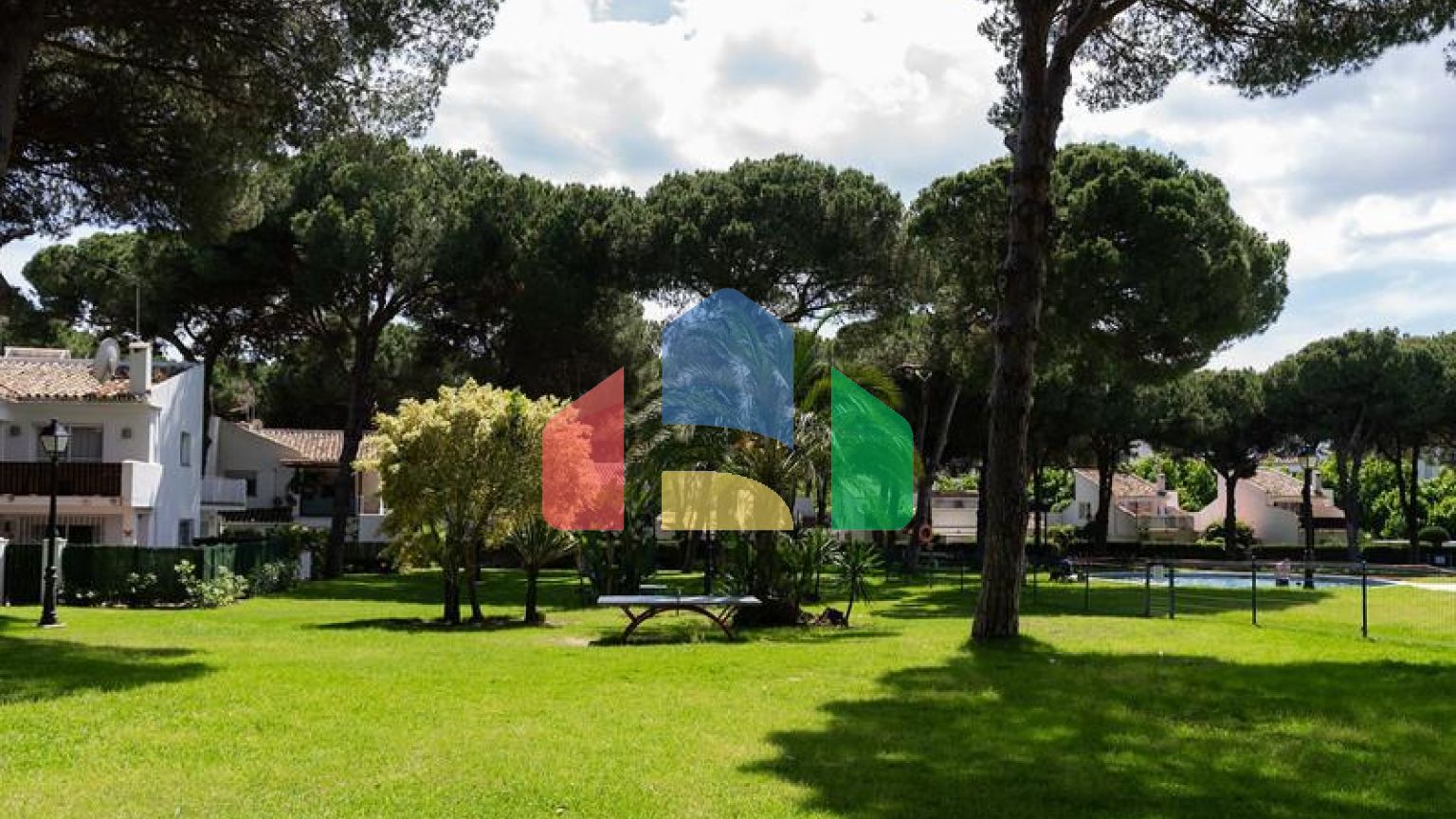 Таунхаус на продажу в Бенамаре