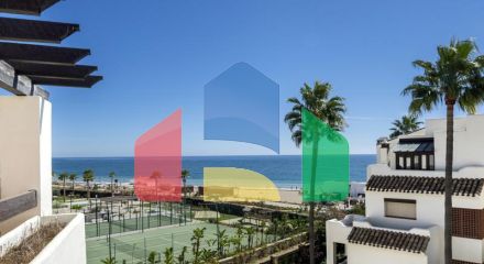 Красивый пентхаус с 3 спальнями и 2 ванными комнатами, расположенный прямо на берегу моря с просто потрясающим видом на море. Красивый пентхаус с 3 спальнями и 2 ванными комнатами, расположенный прямо на берегу моря с просто потрясающим видом на море.