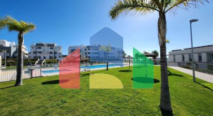 Эффектный недавно построенный двухуровневый пентхаус в урбанизации Serenity Views, Эстепона.