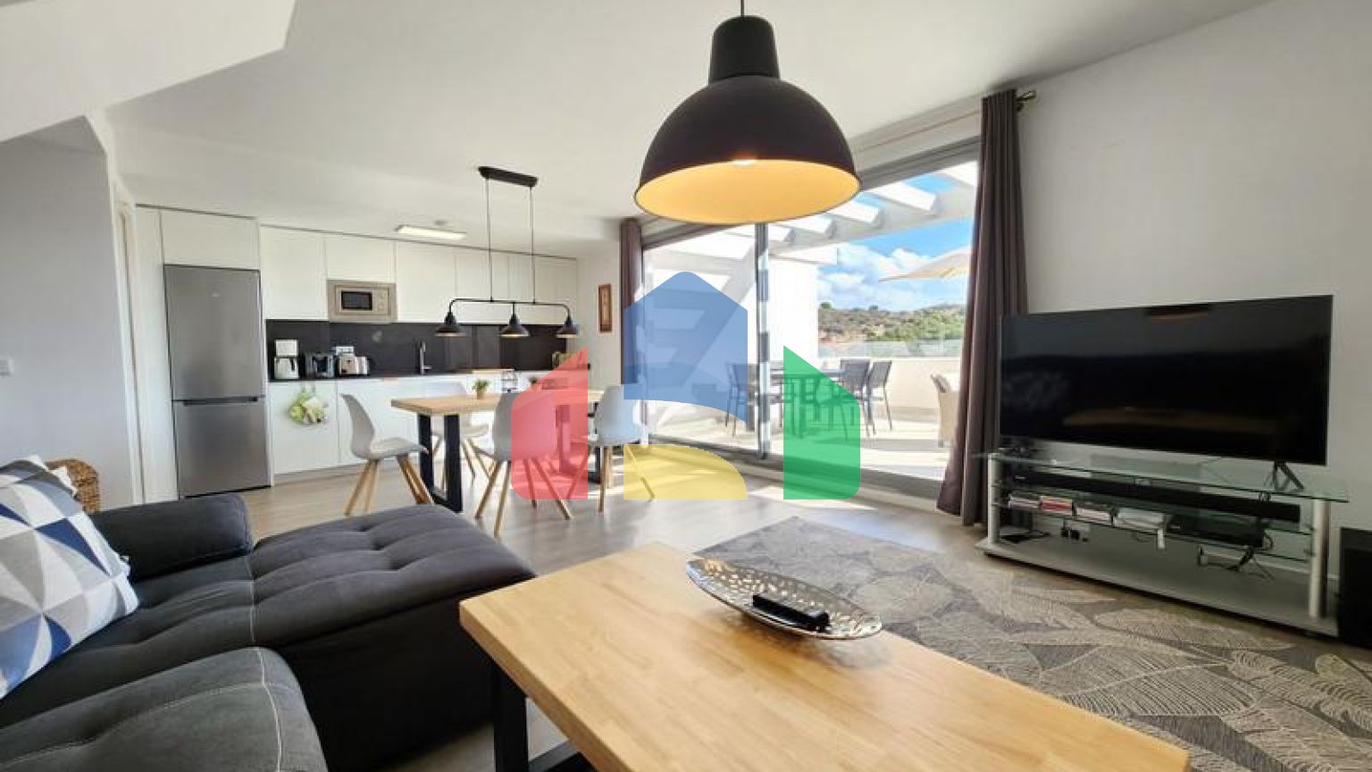 Эффектный недавно построенный двухуровневый пентхаус в урбанизации Serenity Views, Эстепона.