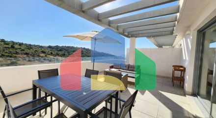 Эффектный недавно построенный двухуровневый пентхаус в урбанизации Serenity Views, Эстепона.