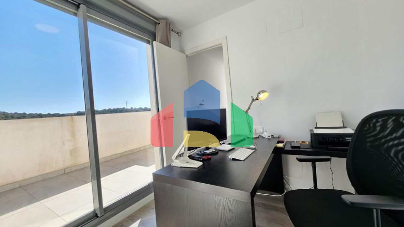 Эффектный недавно построенный двухуровневый пентхаус в урбанизации Serenity Views, Эстепона.