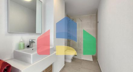 Эффектный недавно построенный двухуровневый пентхаус в урбанизации Serenity Views, Эстепона.