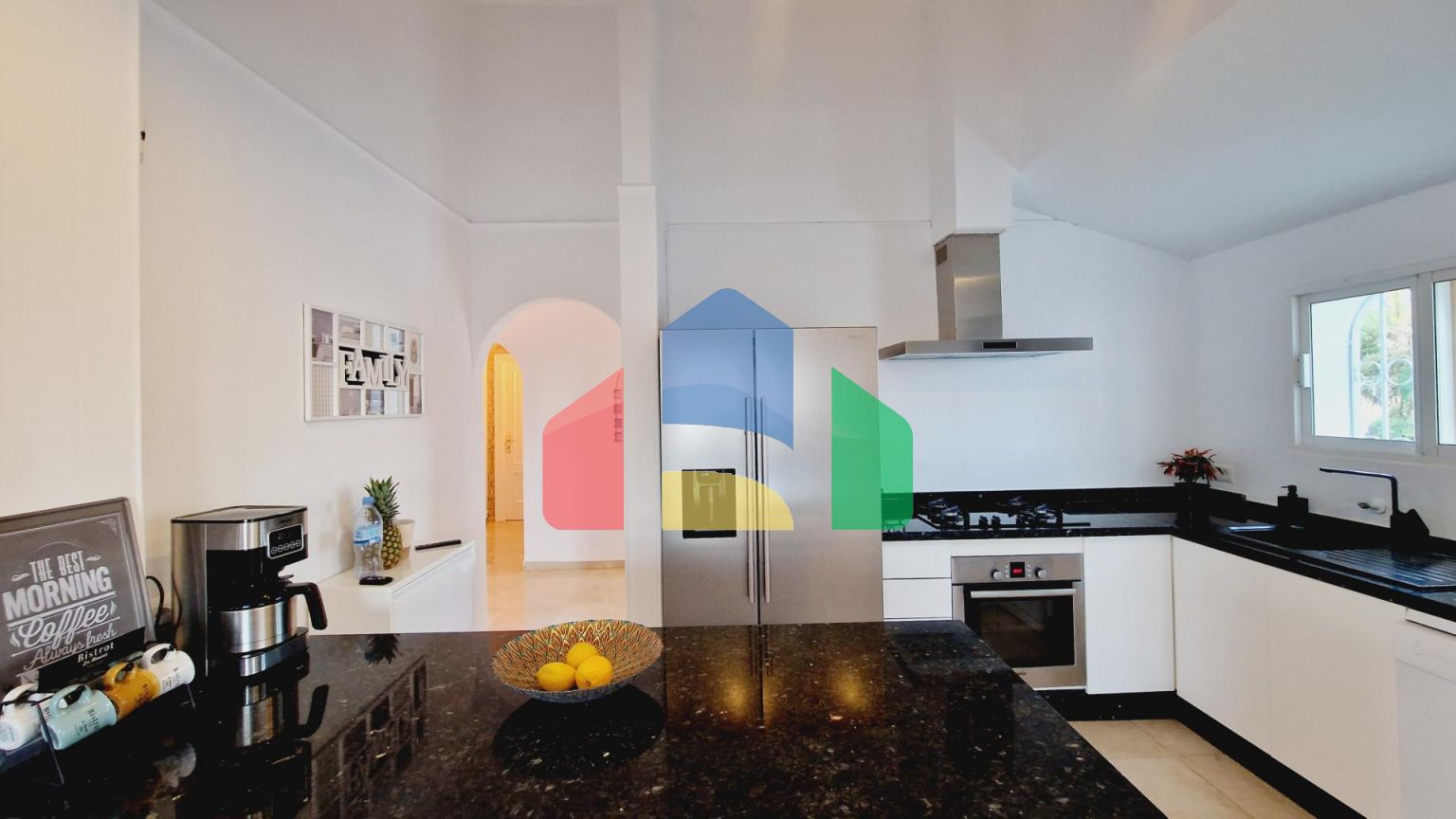 Потрясающая вилла в андалусийском стиле в Эстепоне