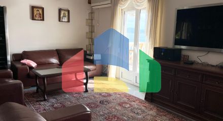 Просторный дом в Баошичи с отдельными квартирами и гаражом Просторный дом в Баошичи с отдельными квартирами и гаражом