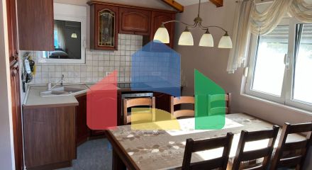 Просторный дом в Баошичи с отдельными квартирами и гаражом Просторный дом в Баошичи с отдельными квартирами и гаражом