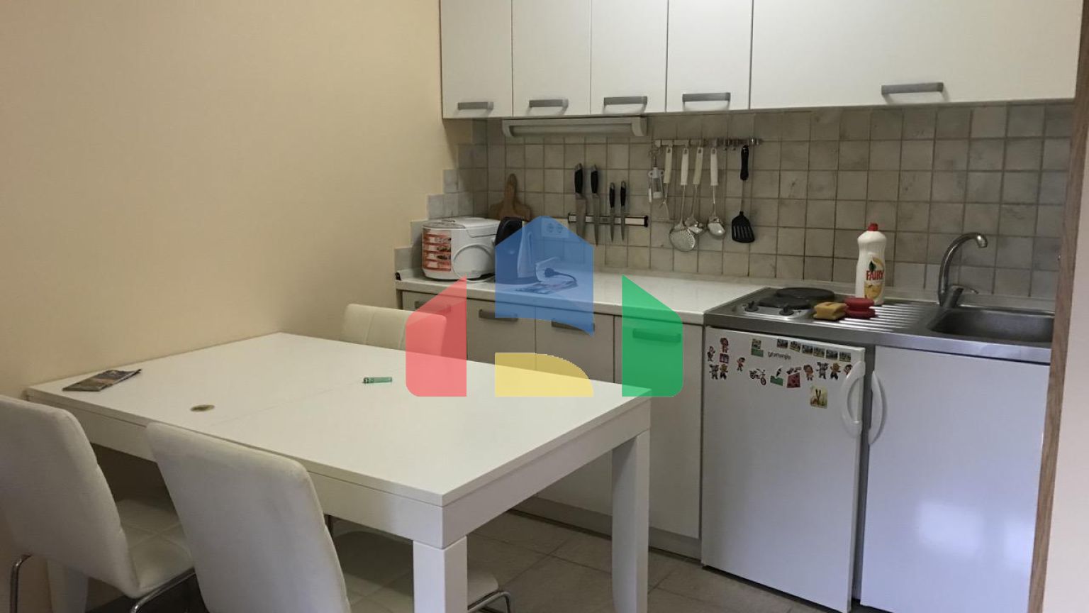 Просторный дом в Баошичи с отдельными квартирами и гаражом