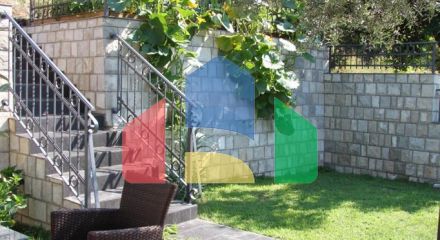 Просторный дом в Баошичи с отдельными квартирами и гаражом Просторный дом в Баошичи с отдельными квартирами и гаражом