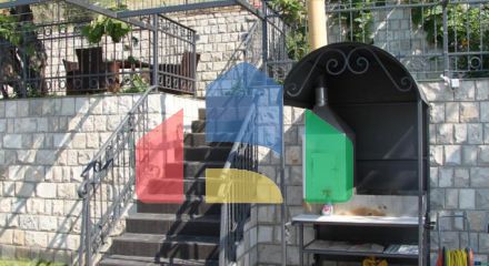 Просторный дом в Баошичи с отдельными квартирами и гаражом Просторный дом в Баошичи с отдельными квартирами и гаражом