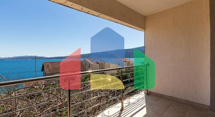 Двухэтажные апартаменты с видом на море