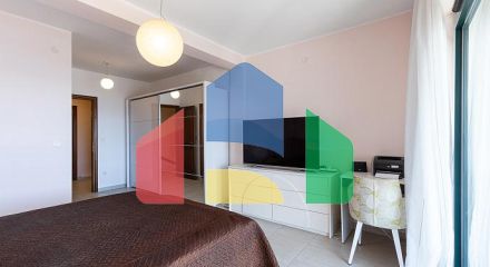 Двухэтажные апартаменты с видом на море