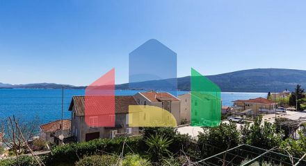 Двухэтажные апартаменты с видом на море