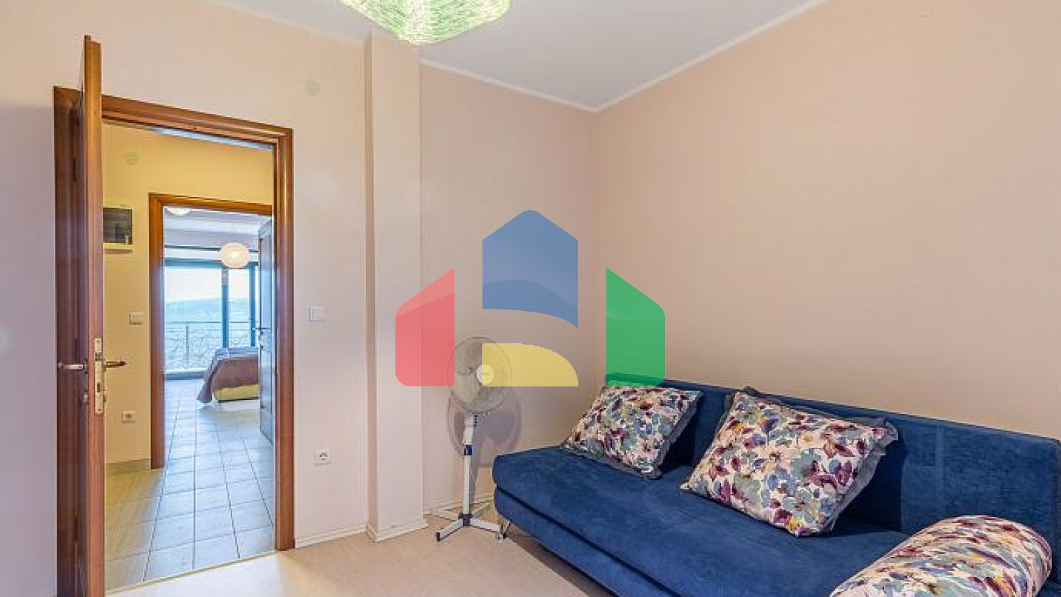 Двухэтажные апартаменты с видом на море