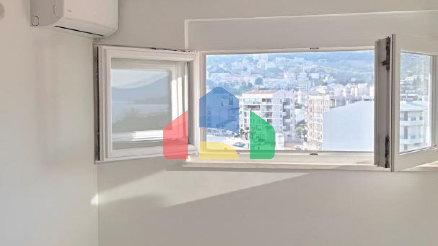 Квартира-дуплекс с 3 спальнями в Баре