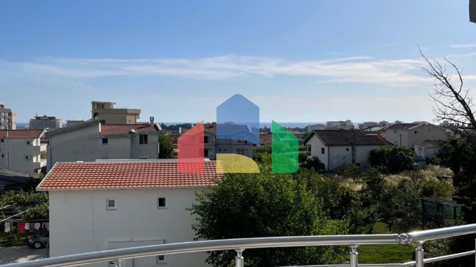 Просторная квартира в клубном доме в районе Ильино, Бар