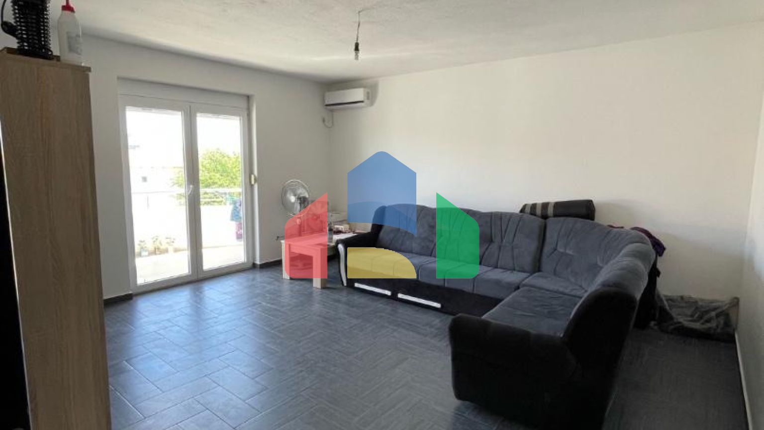 Просторная квартира в клубном доме в районе Ильино, Бар