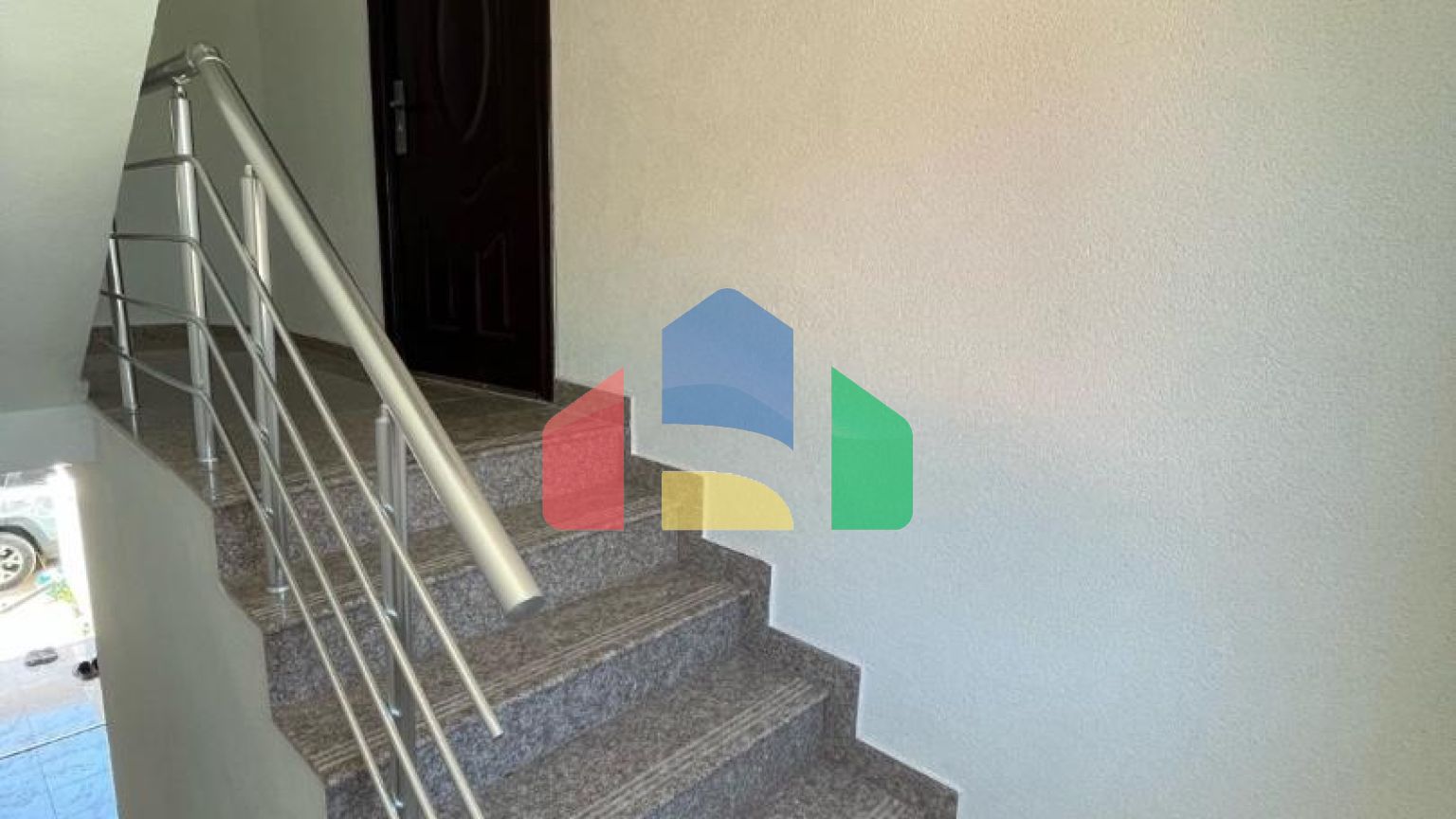 Просторная квартира в клубном доме в районе Ильино, Бар