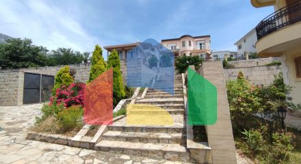 Просторная вилла в Шушани на большом участке земли