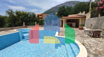 Просторная вилла в Шушани на большом участке земли