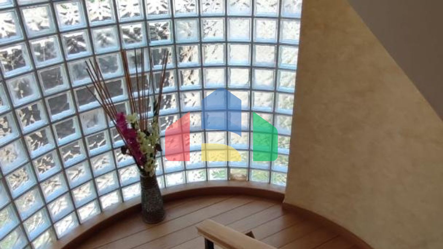 Просторная вилла в Шушани на большом участке земли