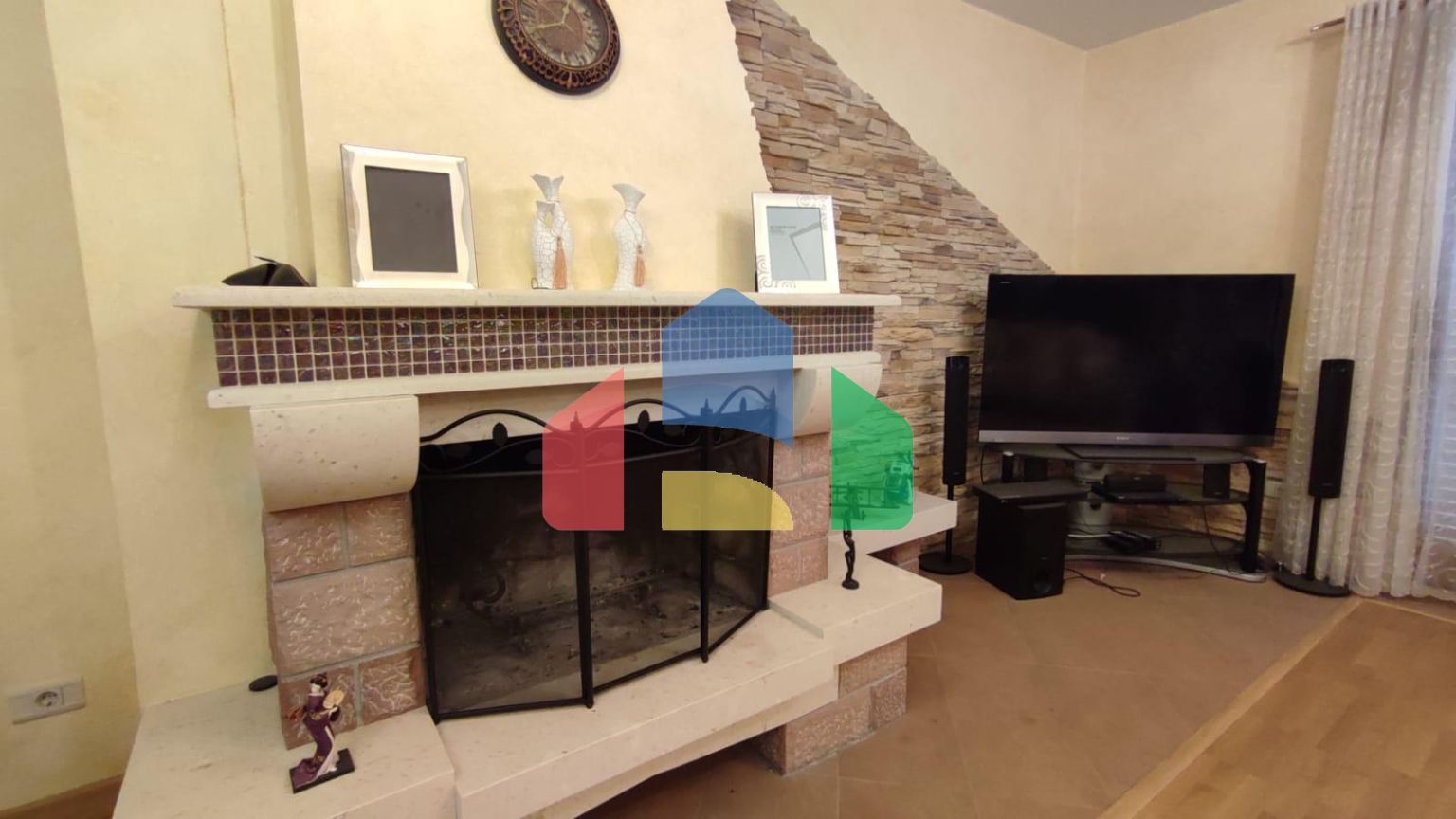 Просторная вилла в Шушани на большом участке земли