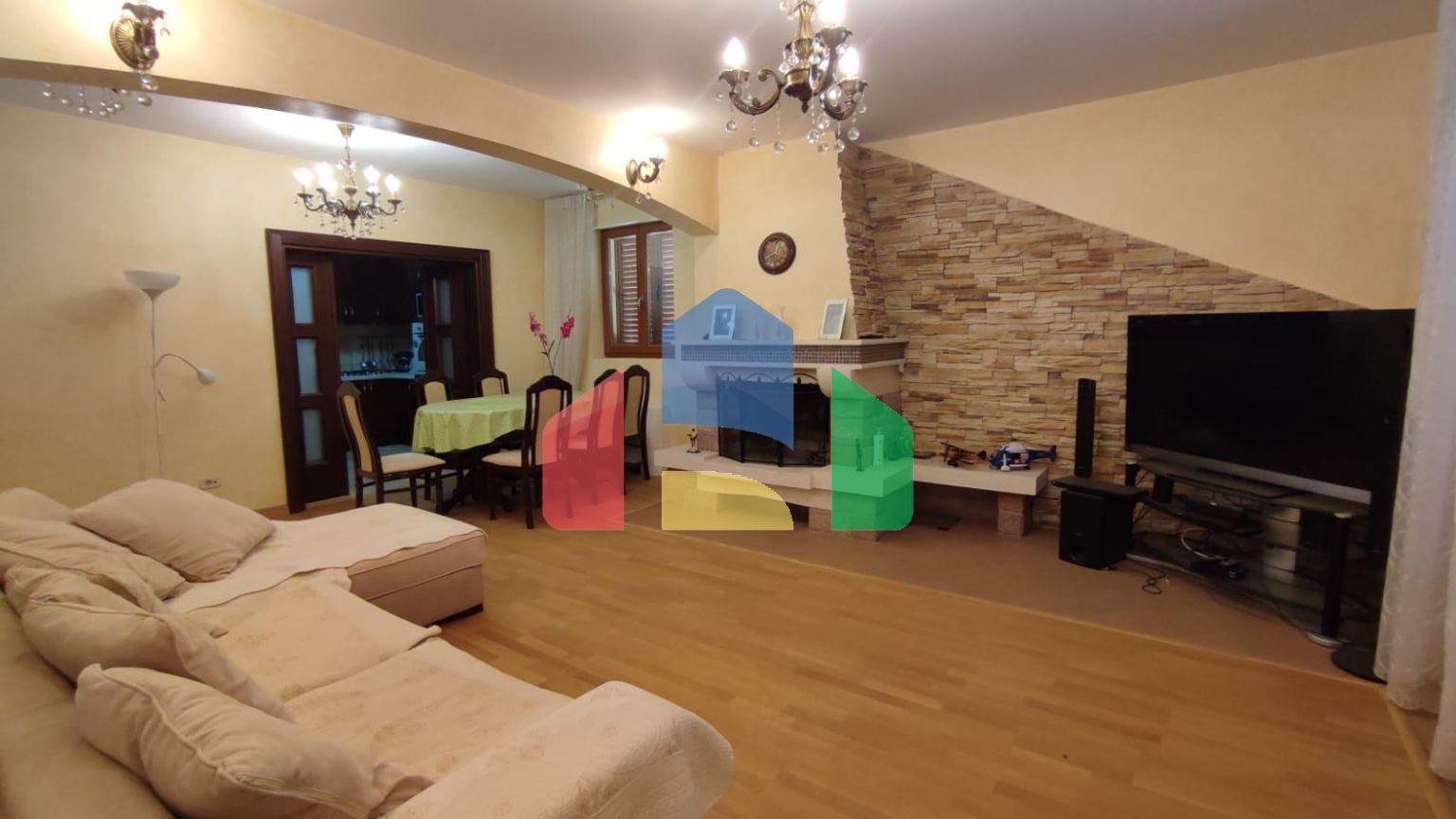 Просторная вилла в Шушани на большом участке земли