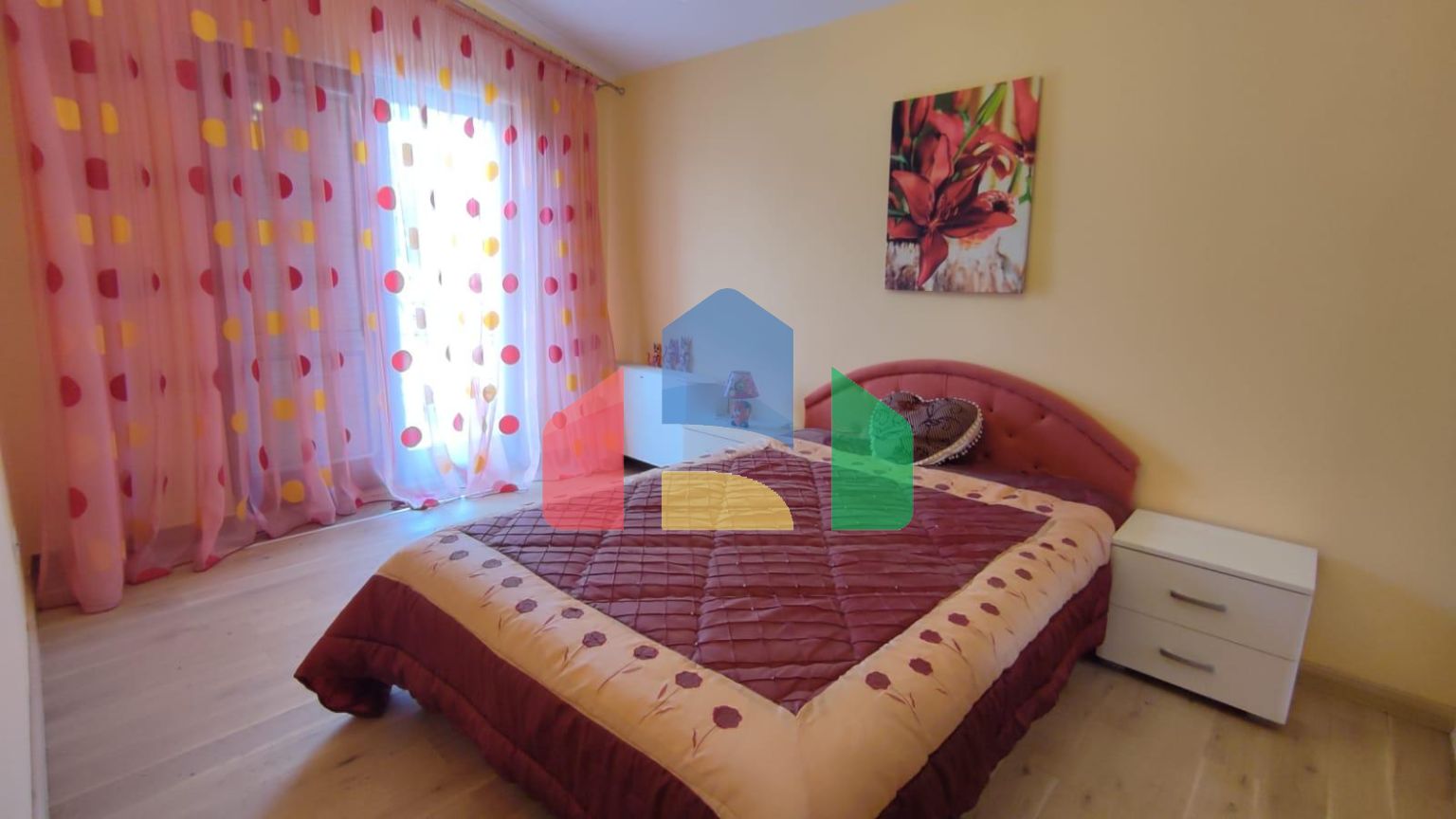 Просторная вилла в Шушани на большом участке земли