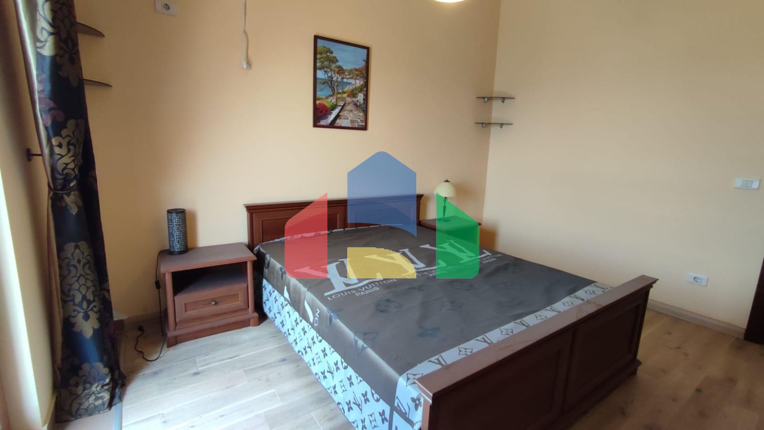 Просторная вилла в Шушани на большом участке земли