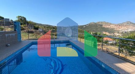 Современная вилла с бассейном в Баре