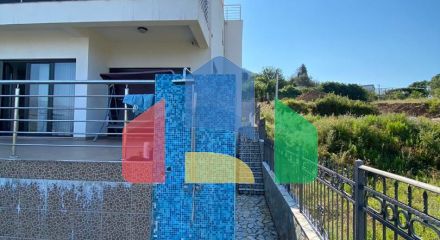 Современная вилла с бассейном в Баре