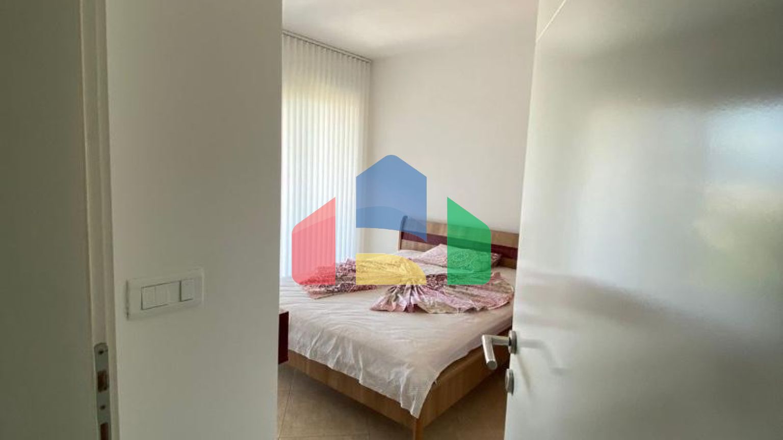 Современная вилла с бассейном в Баре