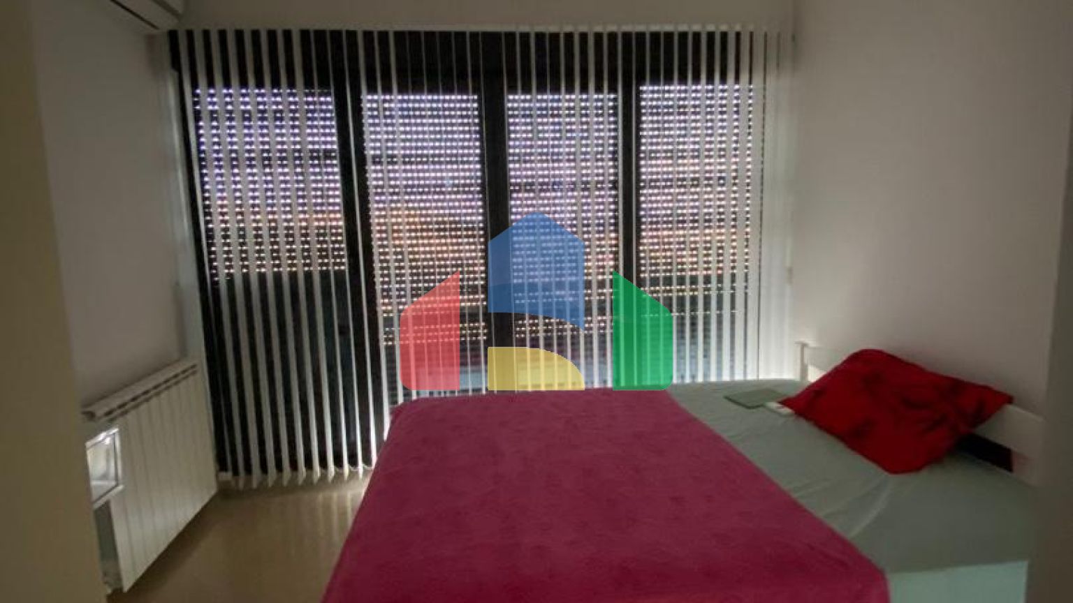 Современная вилла с бассейном в Баре