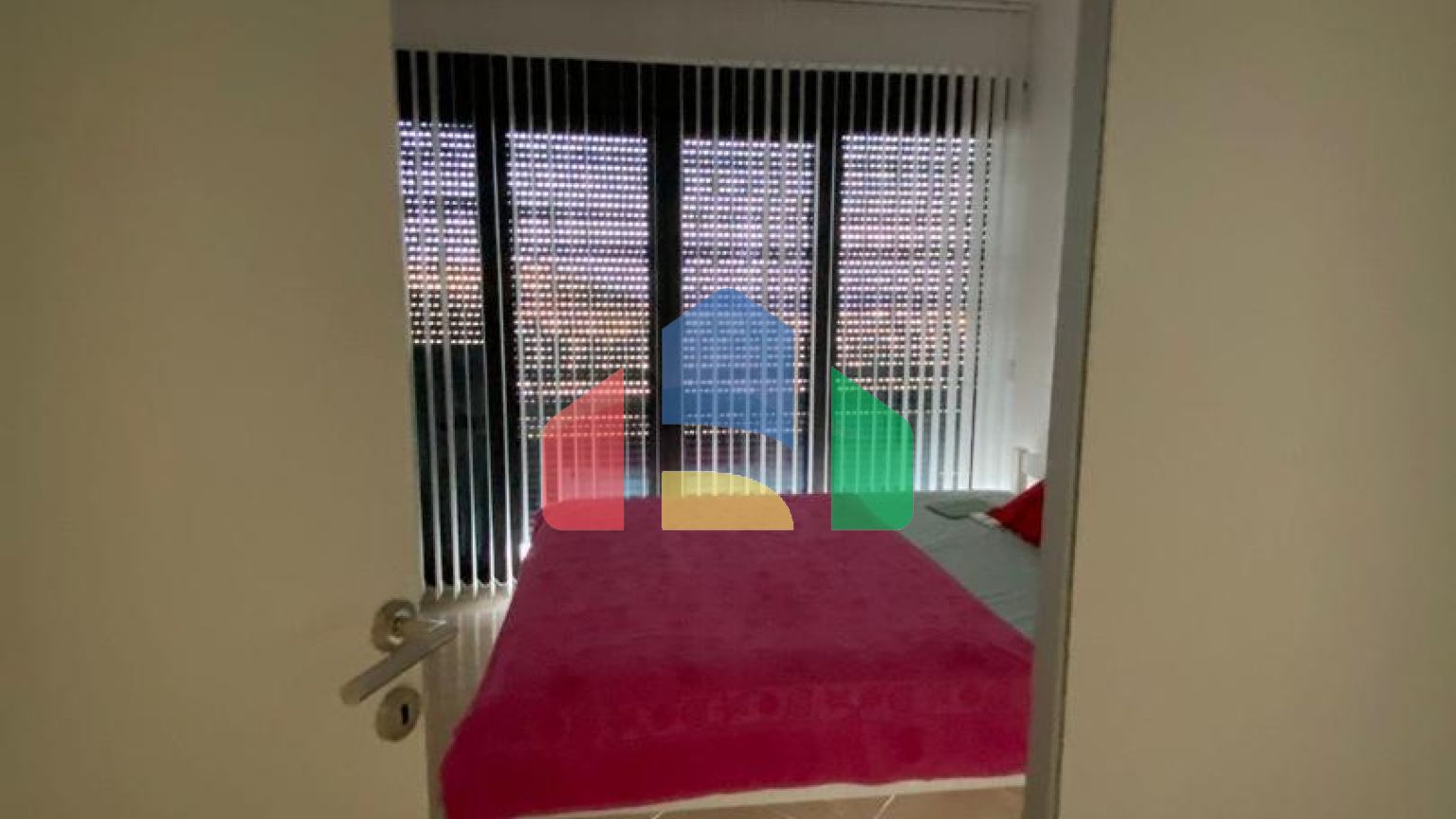 Современная вилла с бассейном в Баре