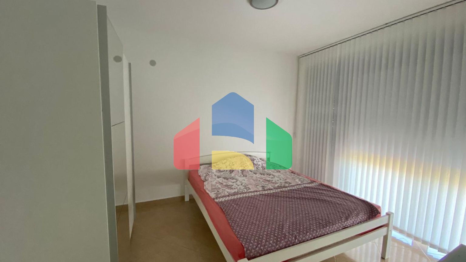 Современная вилла с бассейном в Баре