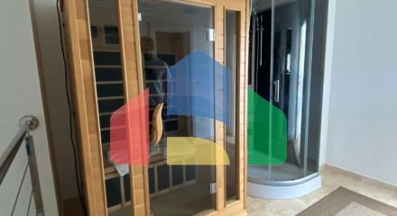 Современная вилла с бассейном в Баре