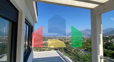 Современная вилла с бассейном в Баре