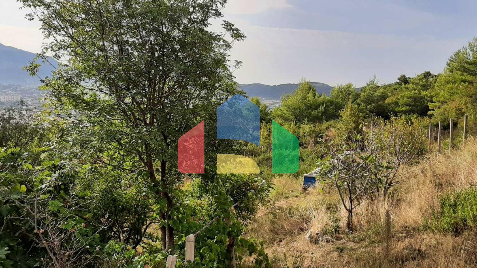 Большой участок с домом с видом на море и город Бар, Витичи