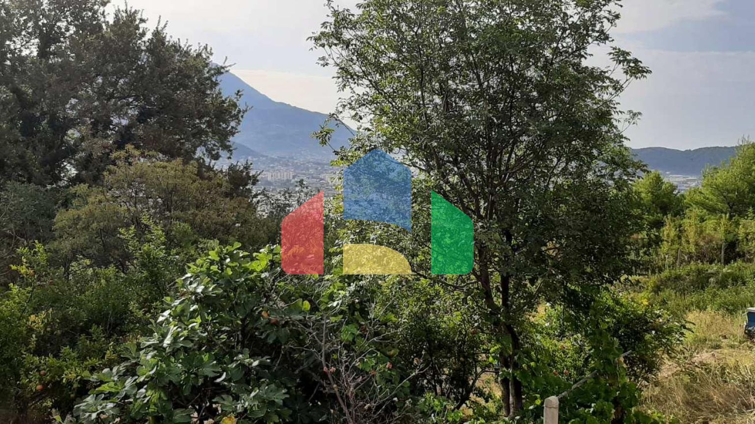 Большой участок с домом с видом на море и город Бар, Витичи