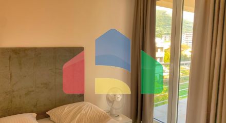 Комплекс в Баре с 3 просторными квартирами и бассейном на крыше