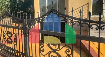 Комплекс в Баре с 3 просторными квартирами и бассейном на крыше