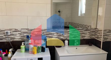 Комплекс в Баре с 3 просторными квартирами и бассейном на крыше