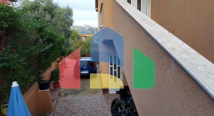 Трехэтажный дом с участком Трехэтажный дом с участком