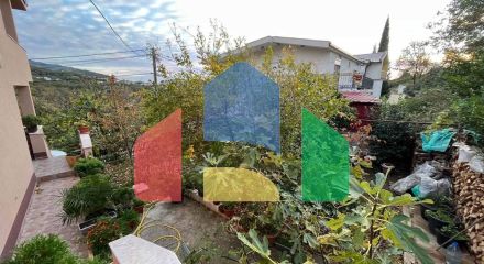 Трехэтажный дом с участком Трехэтажный дом с участком