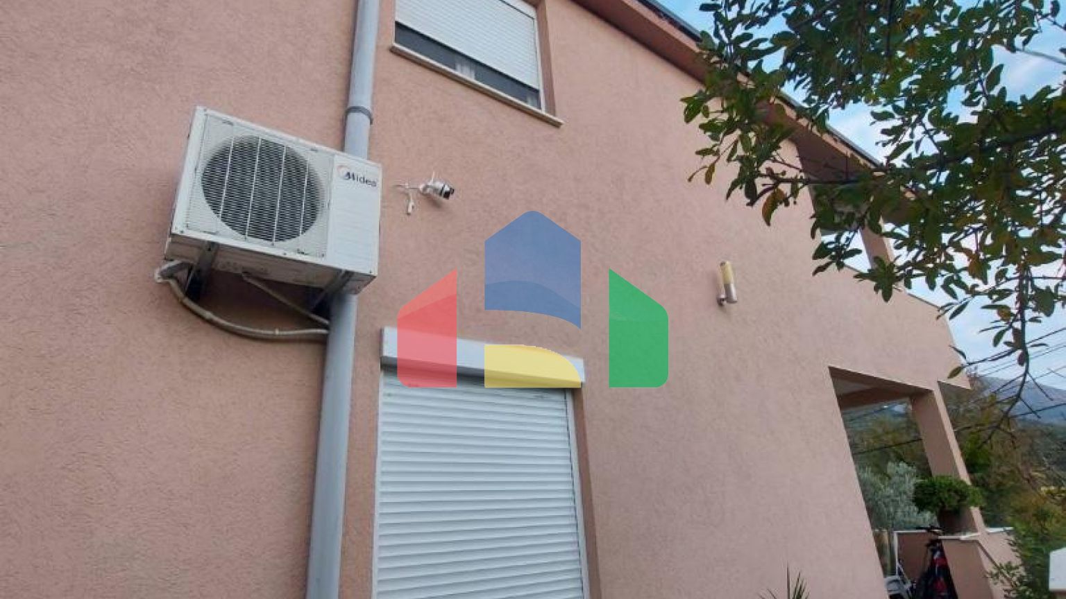 Трёхэтажный дом в Шушани, Барская ривьера.