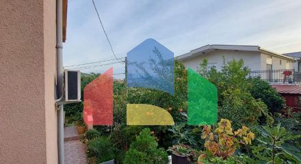 Трёхэтажный дом в Шушани, Барская ривьера.