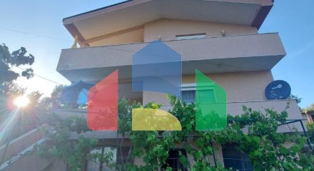 Трёхэтажный дом в Шушани, Барская ривьера.