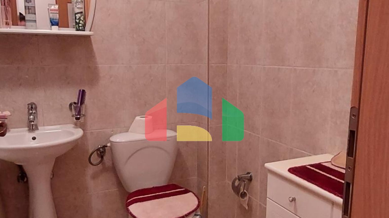 Квартира с 2 спаьнями в центре Бара